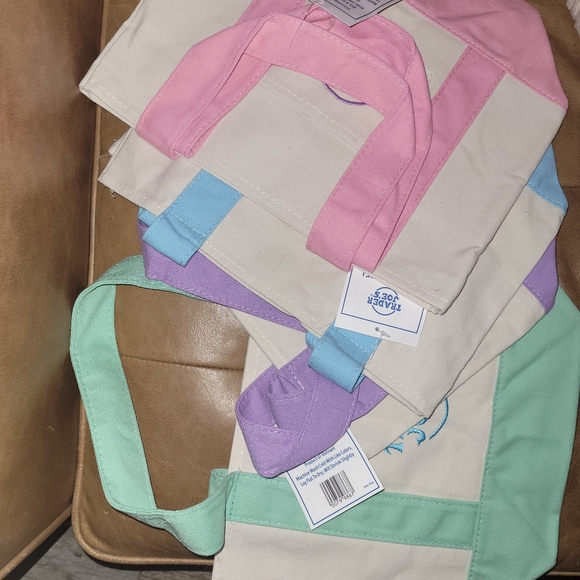 TRADER JOE'S MINI PASTEL CANVAS TOTE BAGS- LIMITED EDITION -4 COLORS -LOT OF 4 - Picture 3 of 3